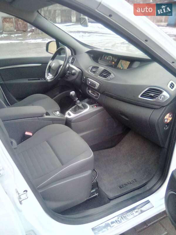 Минивэн Renault Megane Scenic 2015 в Запорожье