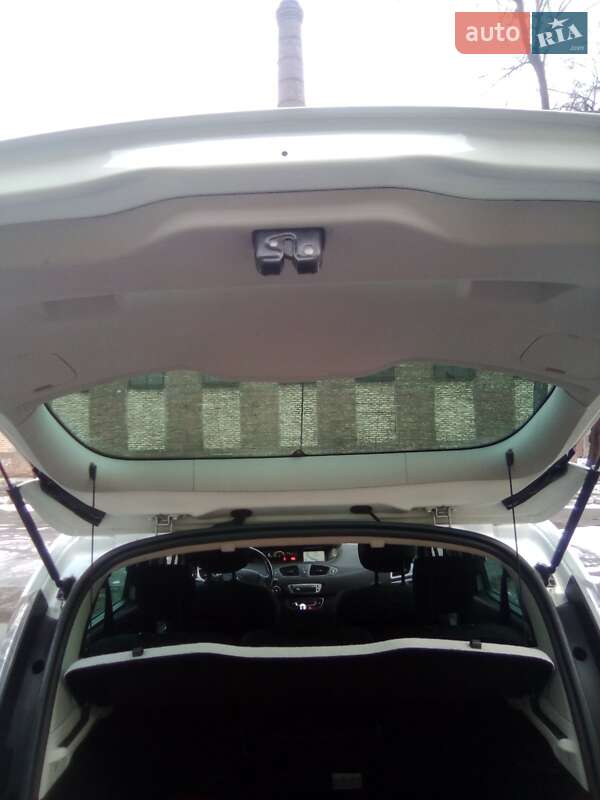 Минивэн Renault Megane Scenic 2015 в Запорожье