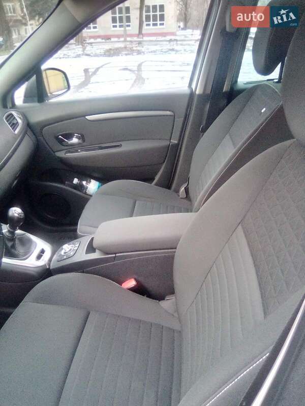 Минивэн Renault Megane Scenic 2015 в Запорожье