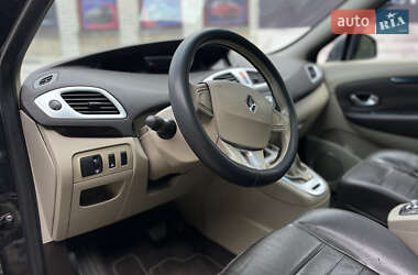 Минивэн Renault Megane Scenic 2009 в 