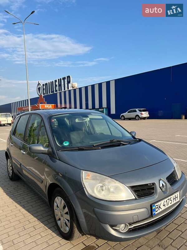 Минивэн Renault Megane Scenic 2006 в Дубно