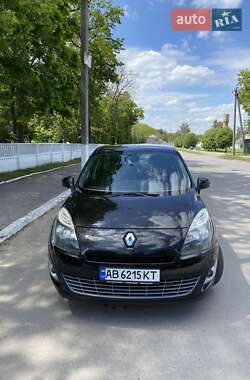 Минивэн Renault Megane Scenic 2010 в 