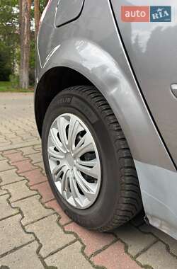 Минивэн Renault Megane Scenic 2008 в 