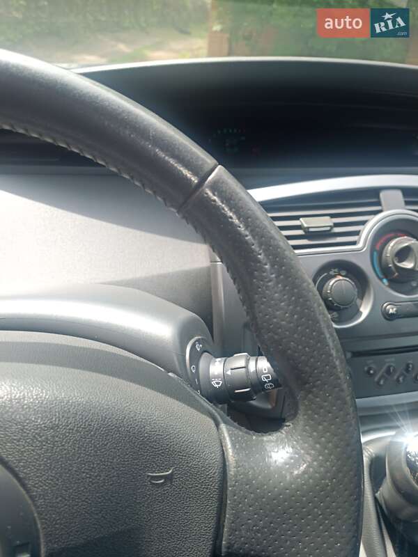Мінівен Renault Megane Scenic 2003 в Кам'янському