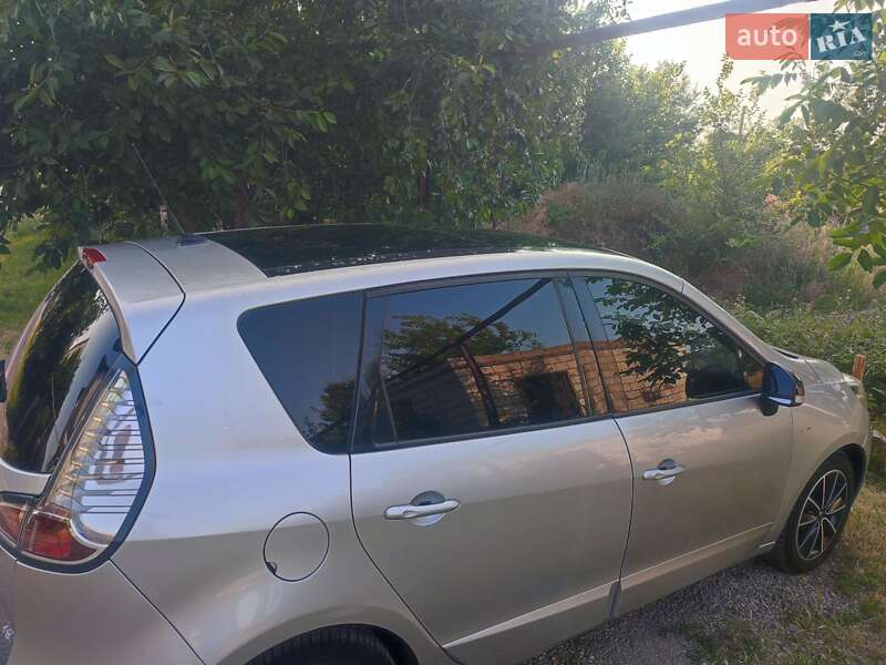 Минивэн Renault Megane Scenic 2012 в Запорожье