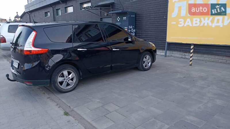 Renault Megane Scenic 2011