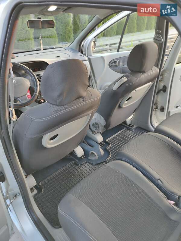 Мінівен Renault Megane Scenic 2000 в Кам'янець-Подільському