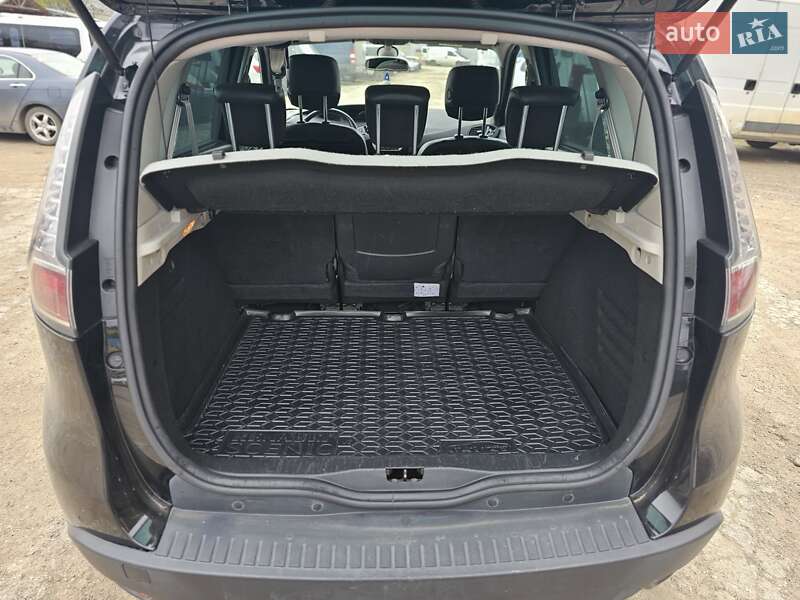 Минивэн Renault Megane Scenic 2015 в Черновцах