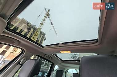 Минивэн Renault Megane Scenic 2015 в 