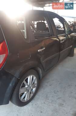 Минивэн Renault Megane Scenic 2004 в 