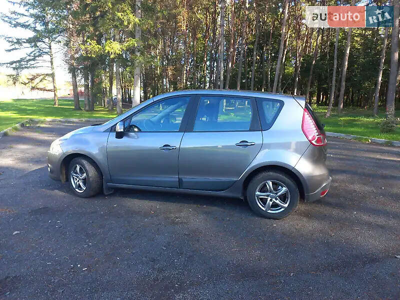 Мінівен Renault Megane Scenic 2010 в Ківерцях