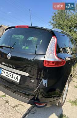Минивэн Renault Megane Scenic 2015 в 