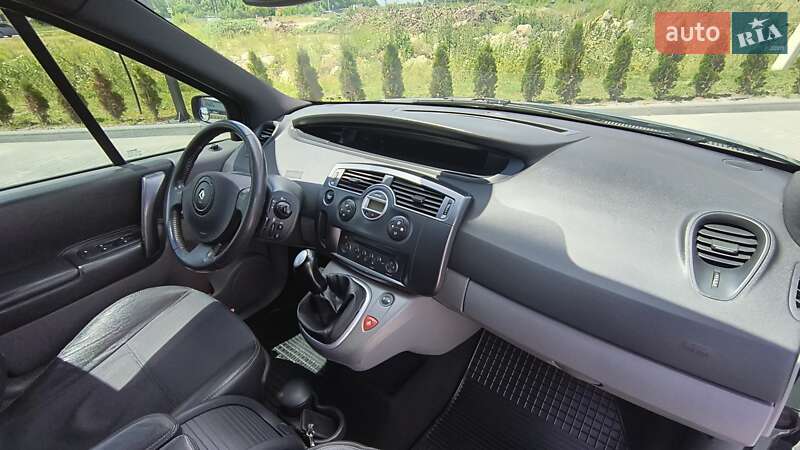Минивэн Renault Megane Scenic 2005 в Золочеве