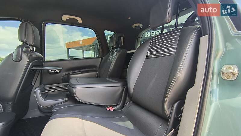 Минивэн Renault Megane Scenic 2005 в Золочеве