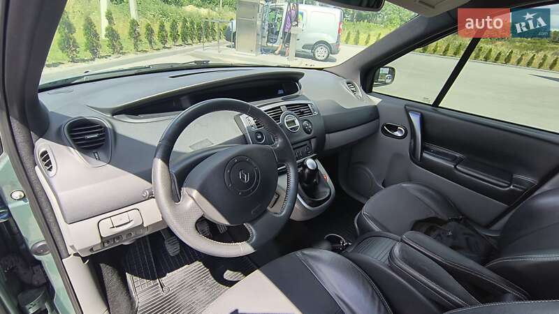 Минивэн Renault Megane Scenic 2005 в Золочеве
