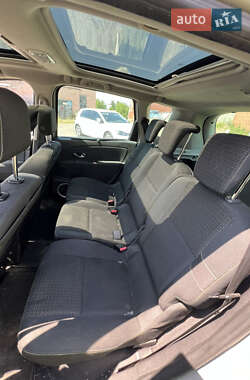 Минивэн Renault Megane Scenic 2010 в 