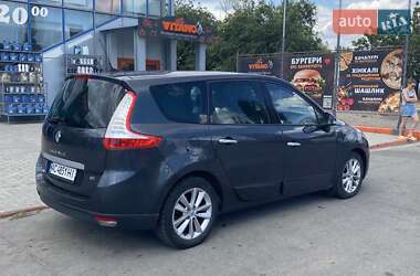 Минивэн Renault Megane Scenic 2010 в 