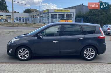 Минивэн Renault Megane Scenic 2010 в 