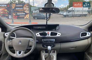 Минивэн Renault Megane Scenic 2010 в 