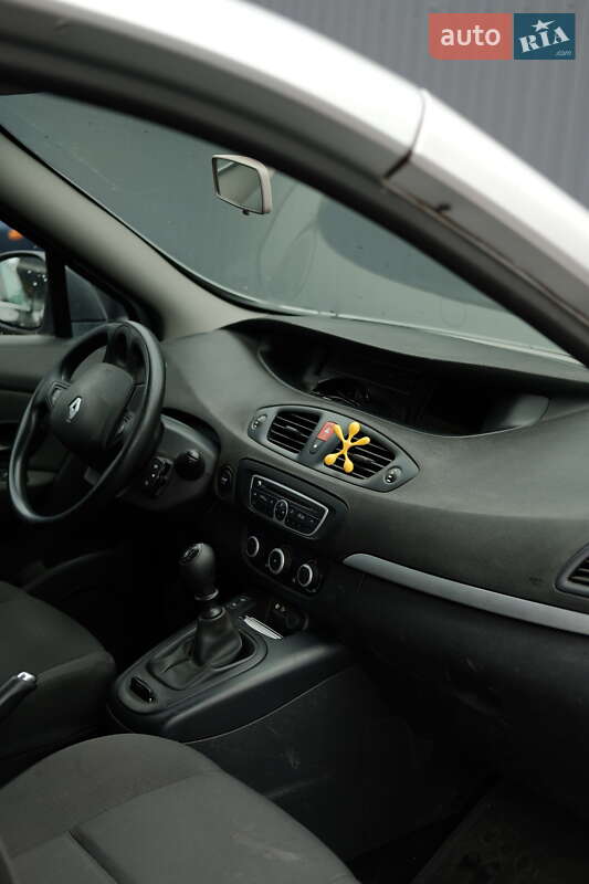 Минивэн Renault Megane Scenic 2011 в Каменец-Подольском