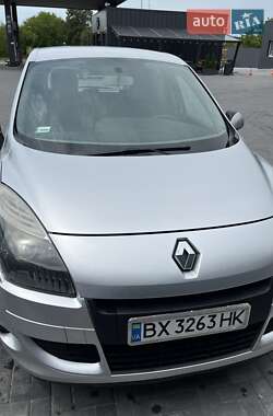 Мінівен Renault Megane Scenic 2011 в  фото 6 Мінівен Renault Megane Scenic 2011 в