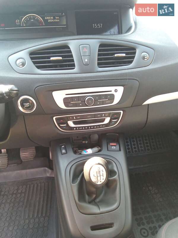 Мінівен Renault Megane Scenic 2014 в Зміїві фото 3 Мінівен Renault Megane Scenic 2014 в Зміїві