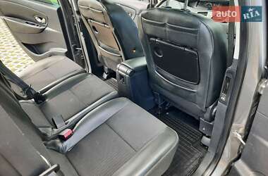 Минивэн Renault Megane Scenic 2012 в 
