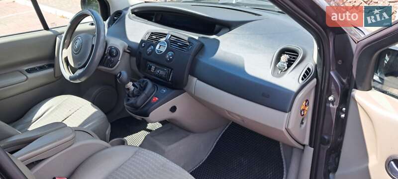 Минивэн Renault Megane Scenic 2004 в Малой Виске