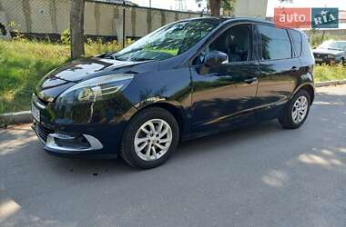 Минивэн Renault Megane Scenic 2012 в 