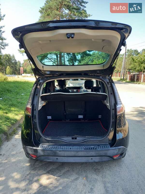 Мінівен Renault Megane Scenic 2012 в Новояворівську