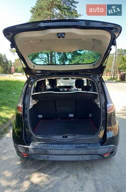 Минивэн Renault Megane Scenic 2012 в 