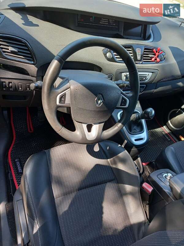 Мінівен Renault Megane Scenic 2012 в Новояворівську