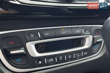 Минивэн Renault Megane Scenic 2014 в 