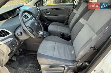 Минивэн Renault Megane Scenic 2014 в 