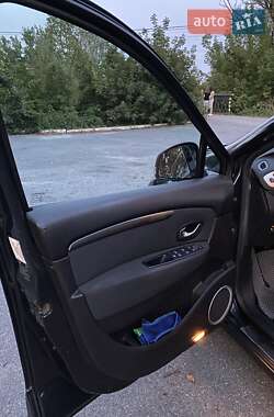 Минивэн Renault Megane Scenic 2010 в 