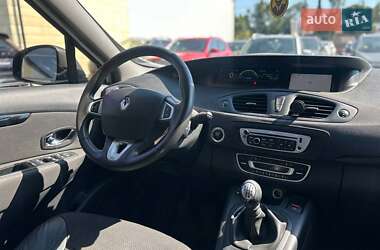 Минивэн Renault Megane Scenic 2012 в 