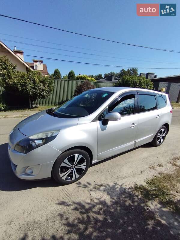 Renault Megane Scenic 2011