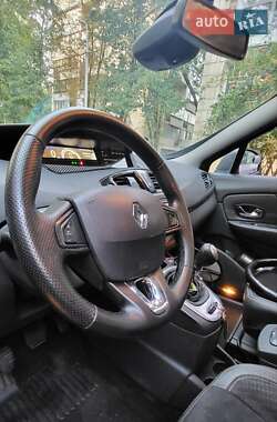 Минивэн Renault Megane Scenic 2016 в 