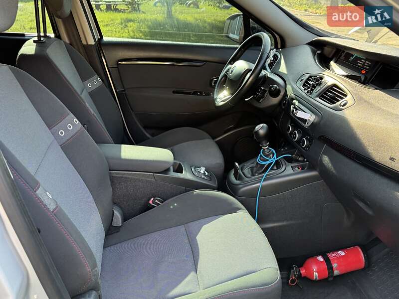 Минивэн Renault Megane Scenic 2013 в Полтаве фото 9 Минивэн Renault Megane Scenic 2013 в Полтаве