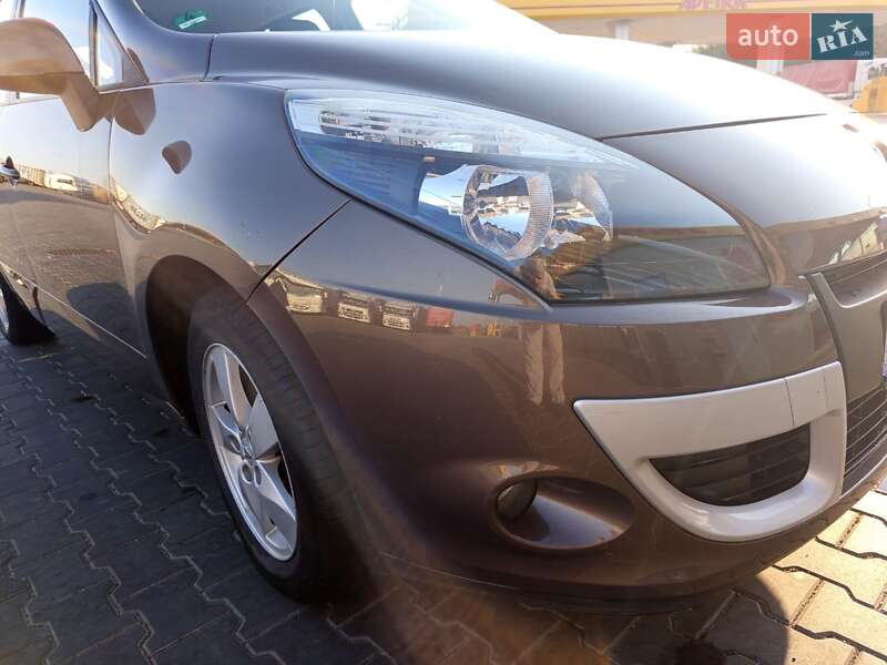 Мінівен Renault Megane Scenic 2011 в Луцьку