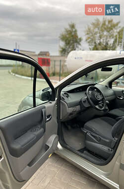 Минивэн Renault Megane Scenic 2006 в 