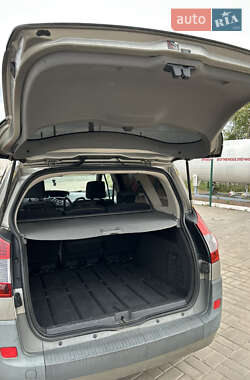 Минивэн Renault Megane Scenic 2006 в 