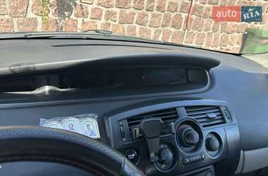 Минивэн Renault Megane Scenic 2004 в 