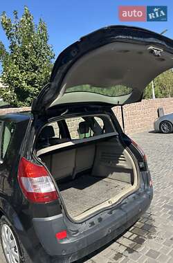 Минивэн Renault Megane Scenic 2004 в 