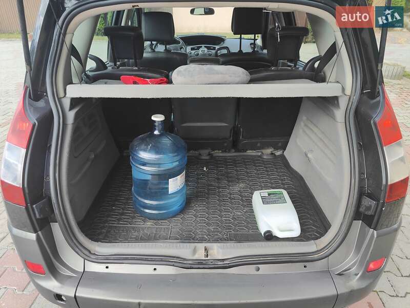 Минивэн Renault Megane Scenic 2006 в Дунаевцах