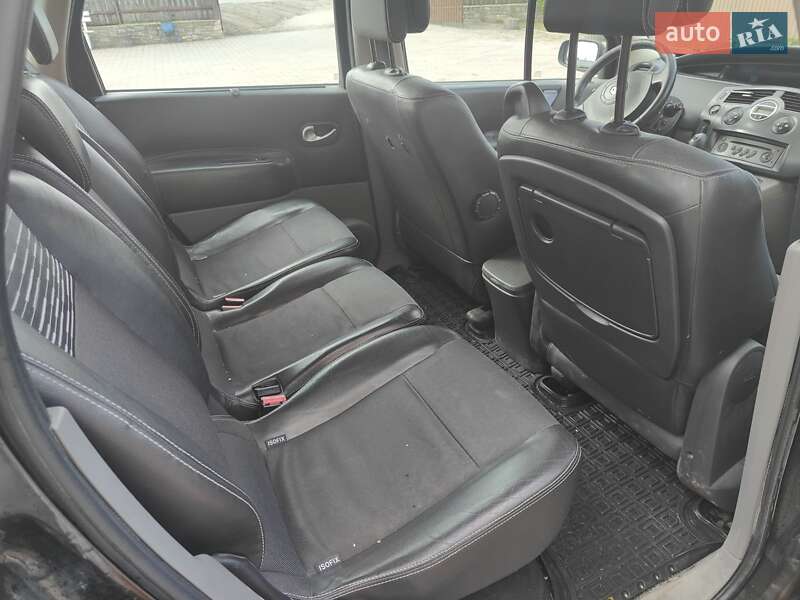 Минивэн Renault Megane Scenic 2006 в Дунаевцах