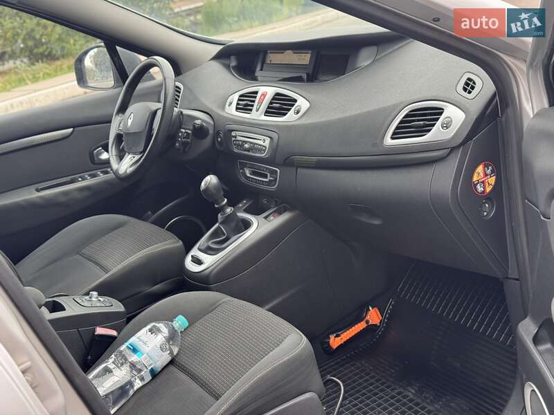 Минивэн Renault Megane Scenic 2009 в Кривом Роге