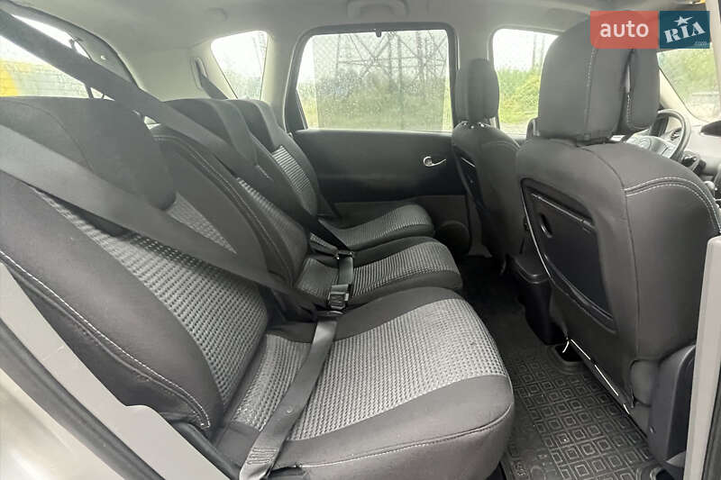 Минивэн Renault Megane Scenic 2005 в Стрые