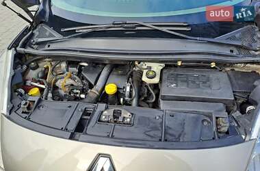 Минивэн Renault Megane Scenic 2010 в 