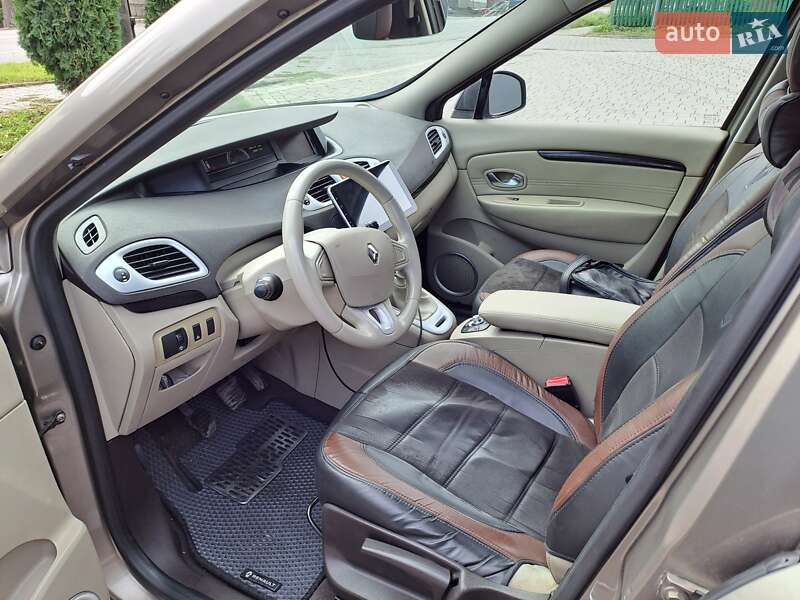 Минивэн Renault Megane Scenic 2010 в Ивано-Франковске
